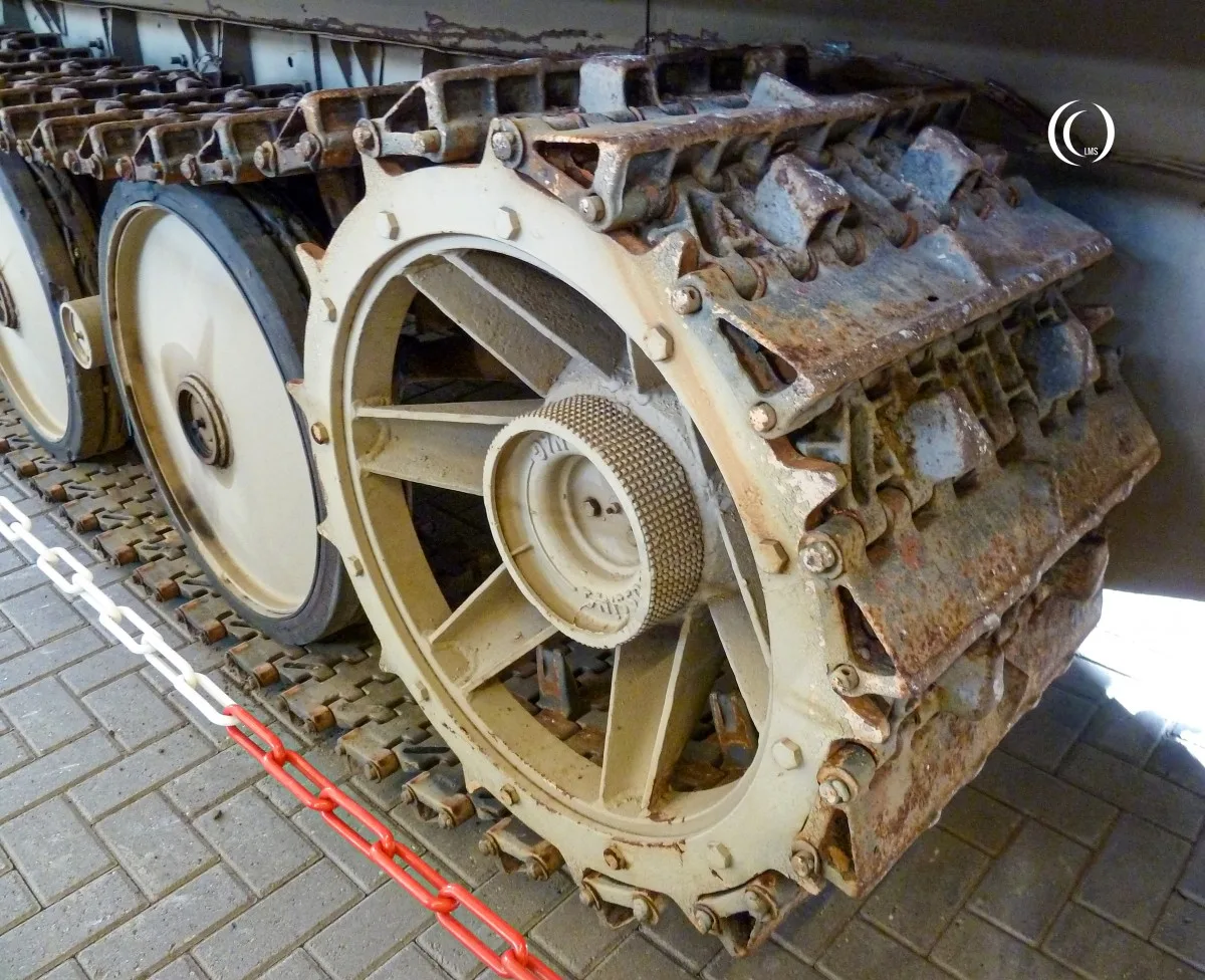Schwerer Wehrmachtschlepper halftrack detail