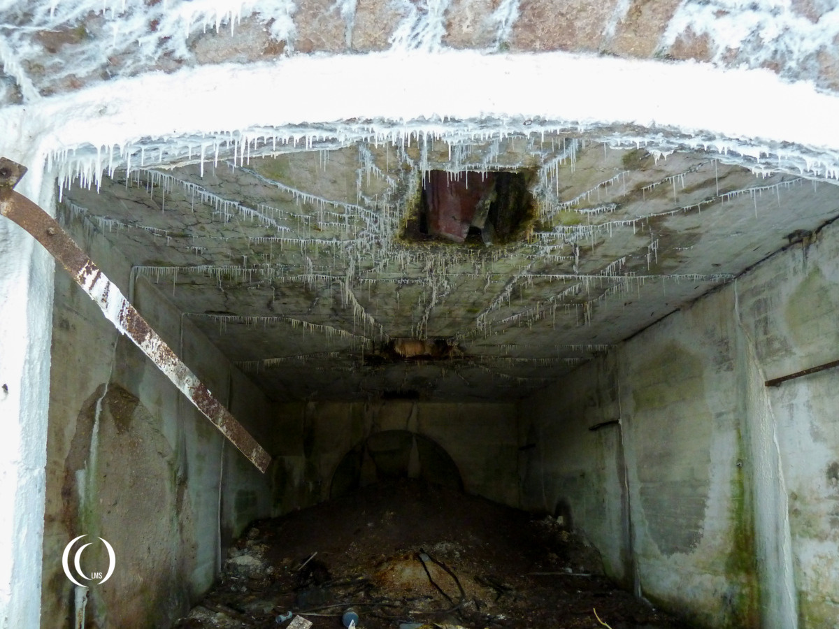 Storage chamber