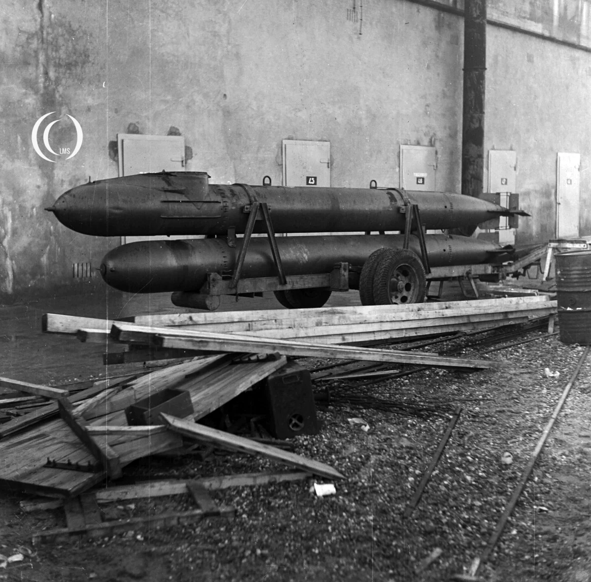 Marder mini submarine Waalhaven Rotterdam 1946