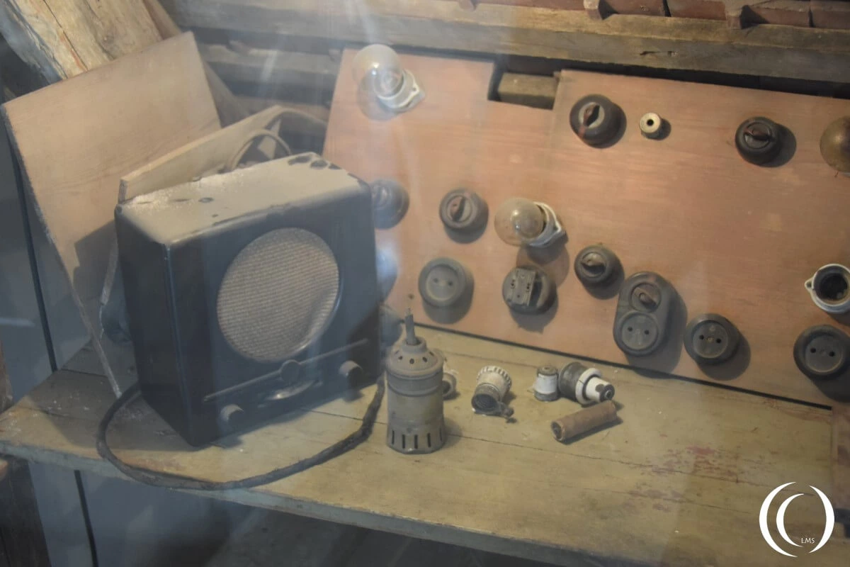 Castle Colditz, homemade radio Castle Colditz, homemade radio