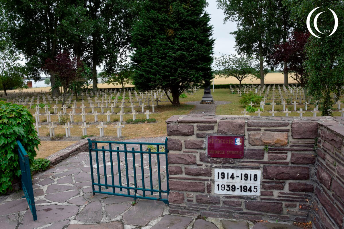 Military Cemetery Zuydcoote - Hauts-de-France, Entrance