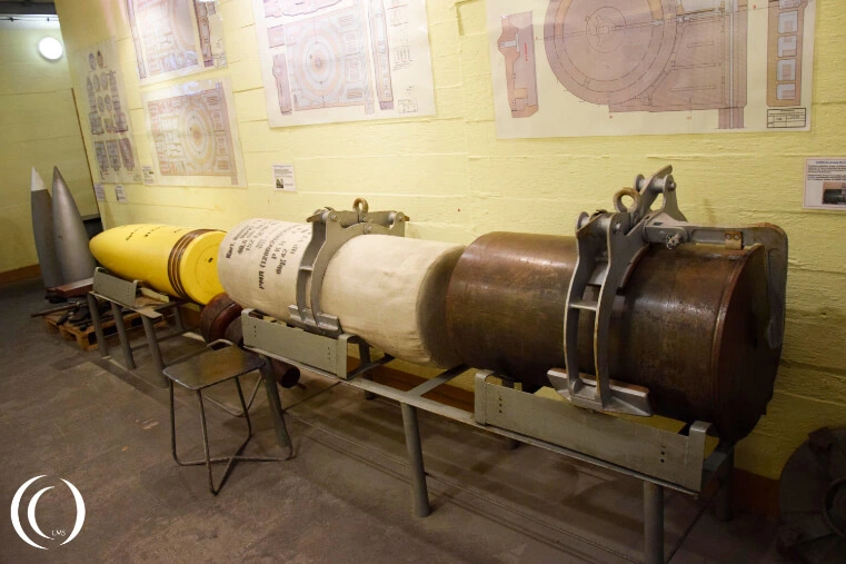 40,6 cm projectile with powder pack and shell
