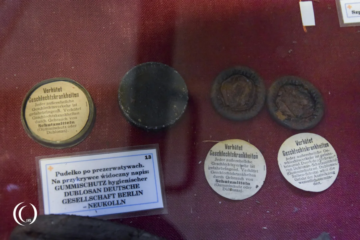 Gummi Schutz - 80 year old Condoms - Battery Schleswig Holstein