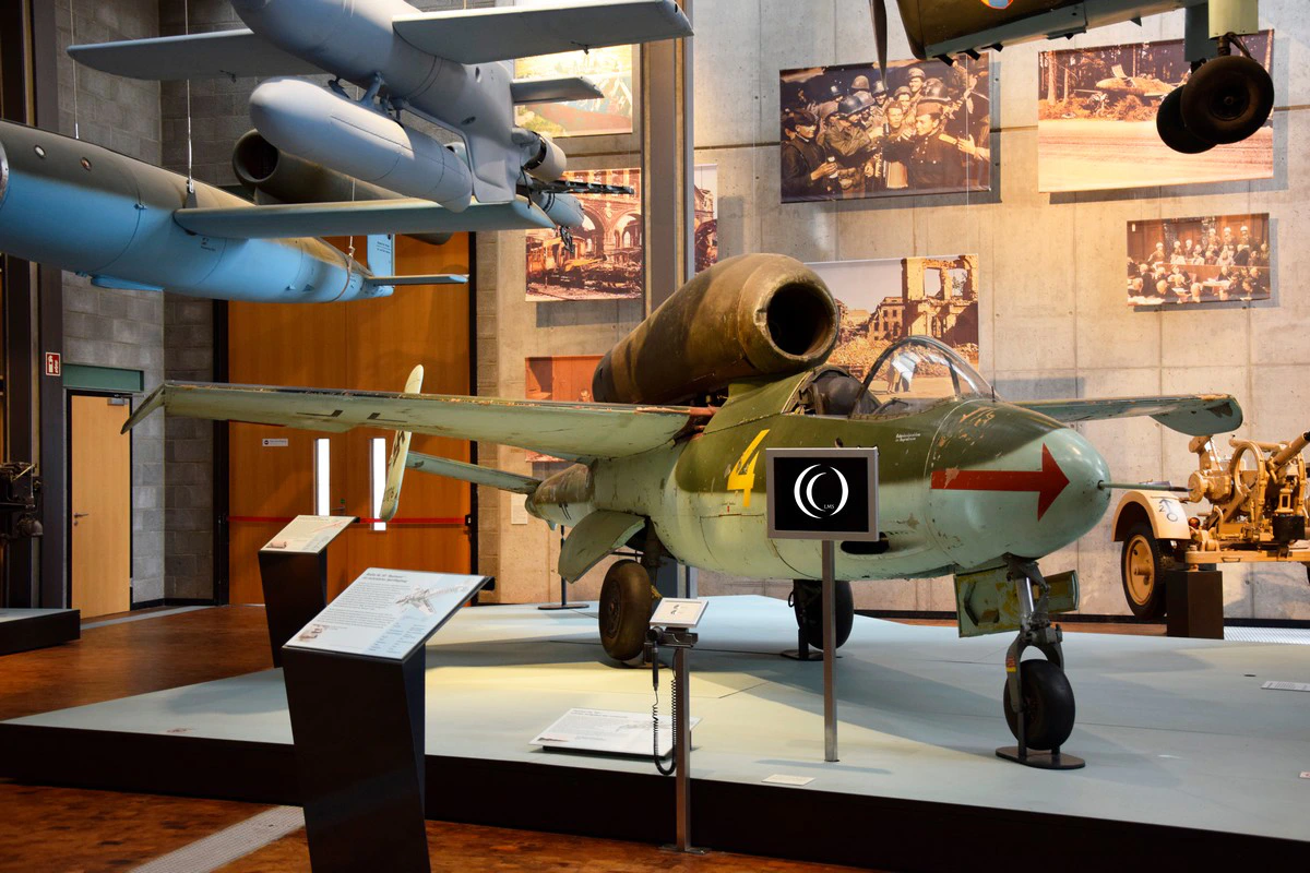 Heinkel He 162 A-2- Volksjäger - photo 2016