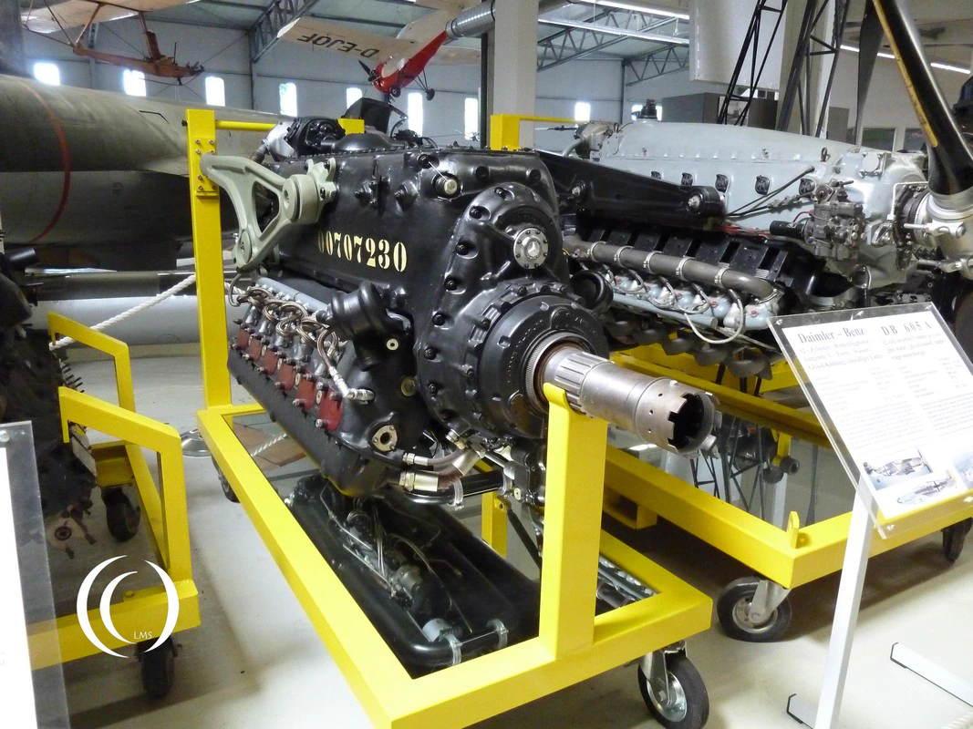 A Daimler-Benz DB 605 engine