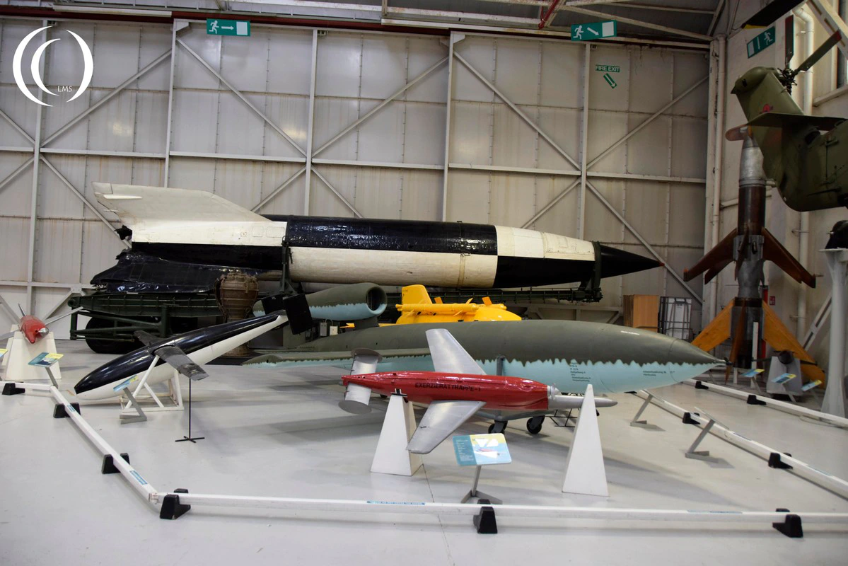 Henschel Hs 298, a V1 rocket, V2 Flying bomb, a Rheintochter missile, a Blohm & Voss BV 246 Hagelkorn - photo 2017