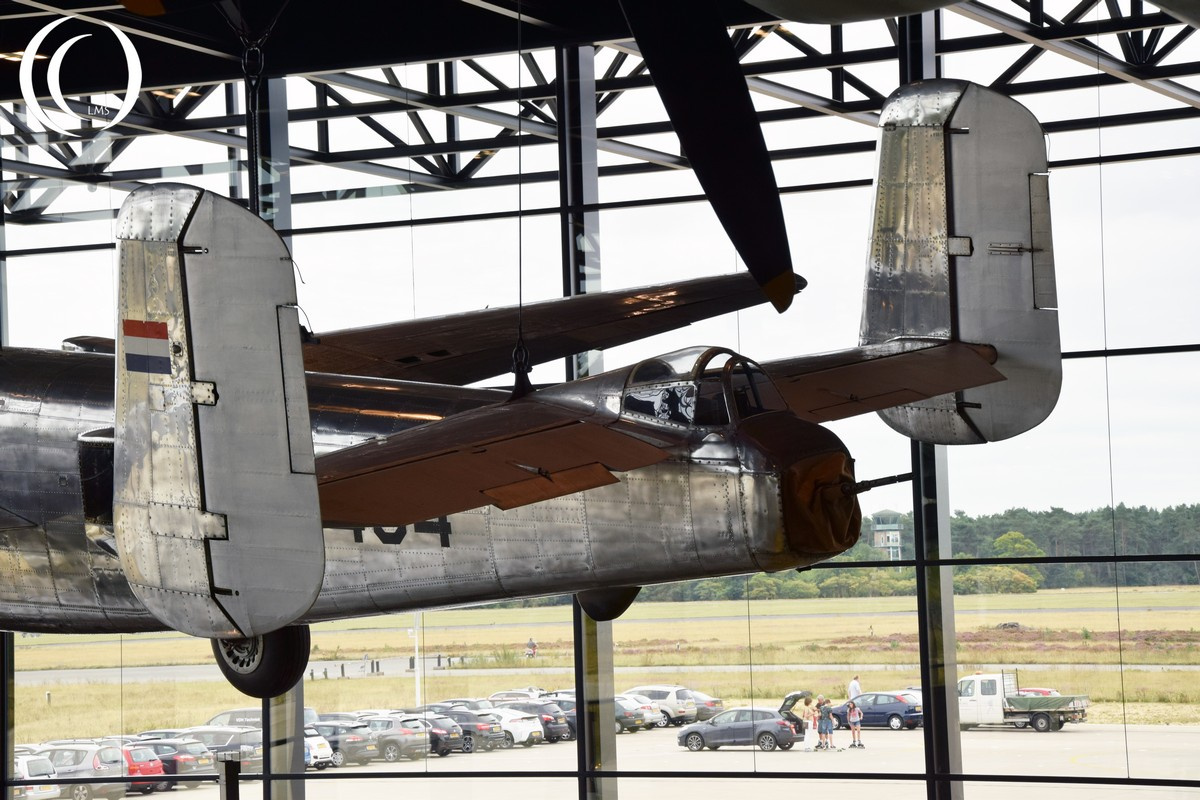 Tail Machine Gun Position - North American B-25 Mitchell - photo 2015
