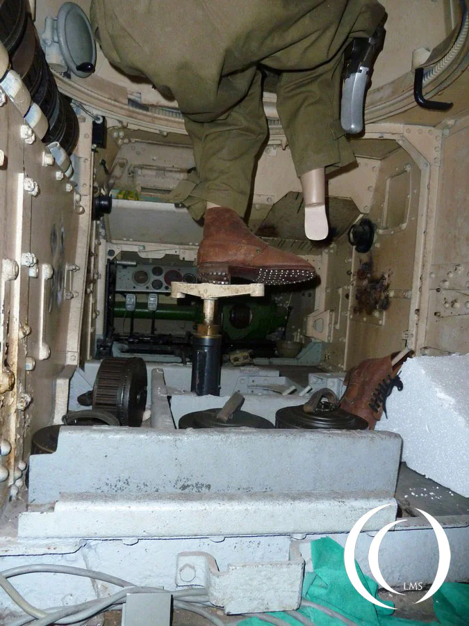 Inside the AMR 33 – French Light Tank - photo 2014