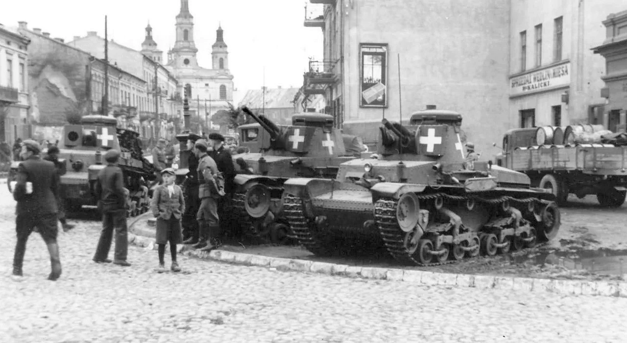 Panzerkampfwagen 35(t) tanks in Poland 1939 - courtesy panzerserra.blogspot.com