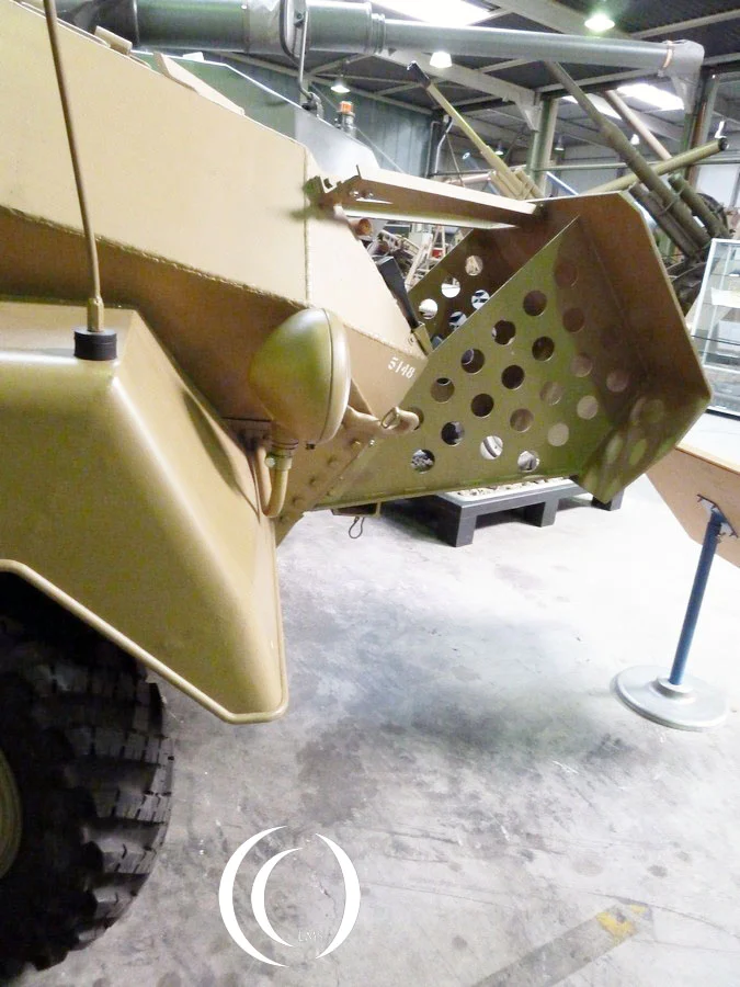 Extra frontal armor - Schwerer Panzerspähwagen Sd.Kfz. 231 - photo 2011