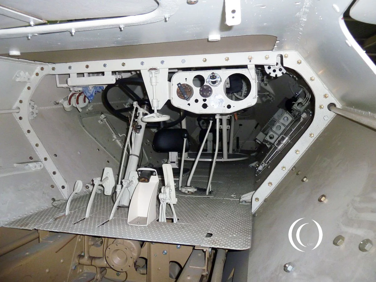 Inside the Schwerer Panzerspähwagen Sd.Kfz. 231 - photo 2011