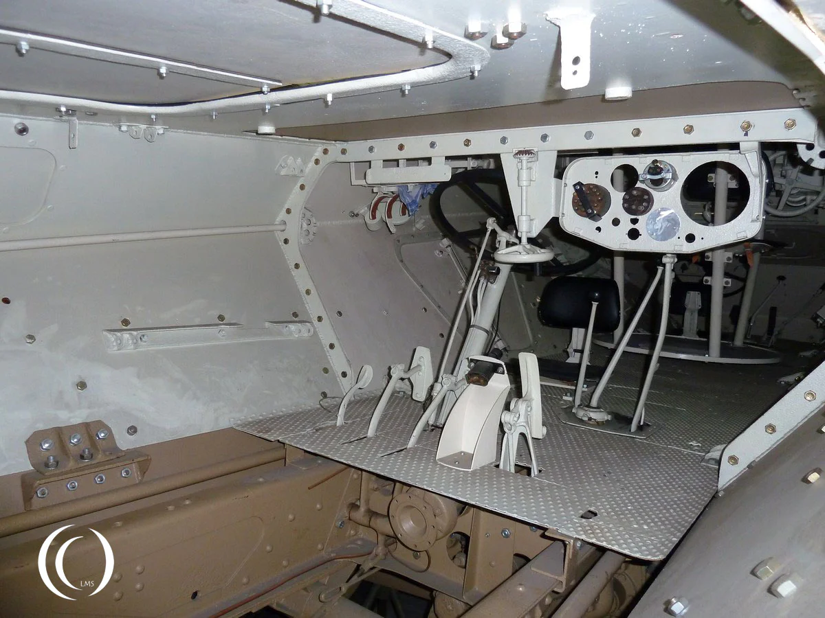 Inside the Schwerer Panzerspähwagen Sd.Kfz. 231 - photo 2011