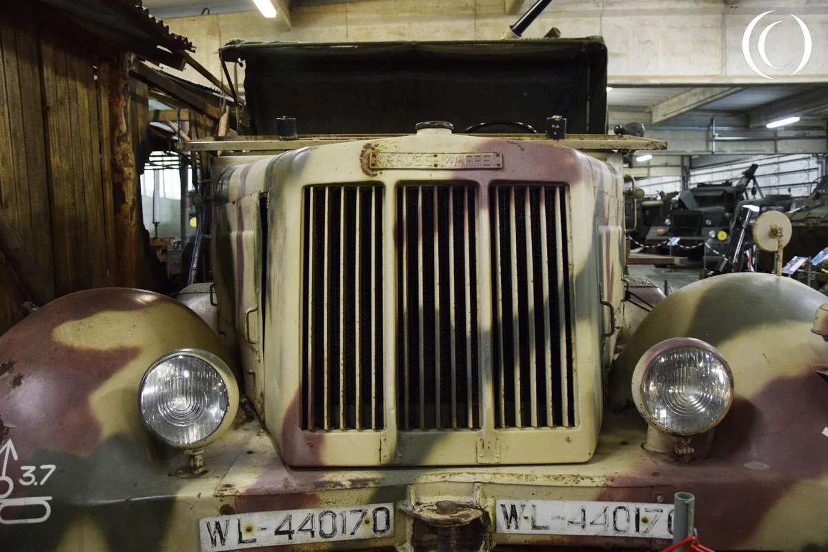 Sd.Kfz. 7/2 – Krauss-Maffei 8t German Halftrack with 3.7 cm Flak 36 Anti-Aircraft Gun