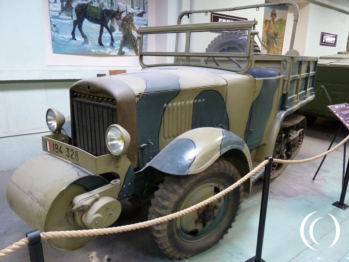 Unic P107 Bu – French Artillery Tractor Half Track - photo 2014