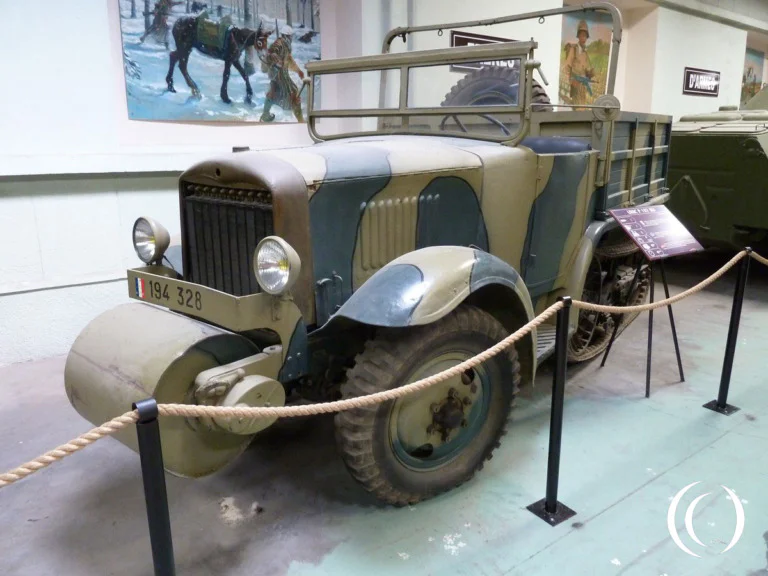 Unic P107 Bu – French Artillery Tractor Half Track - photo 2014