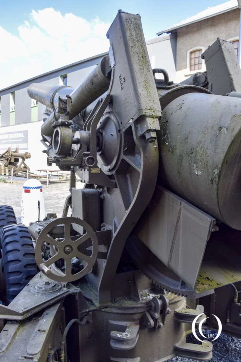 US 8 inch M1 Howitzer