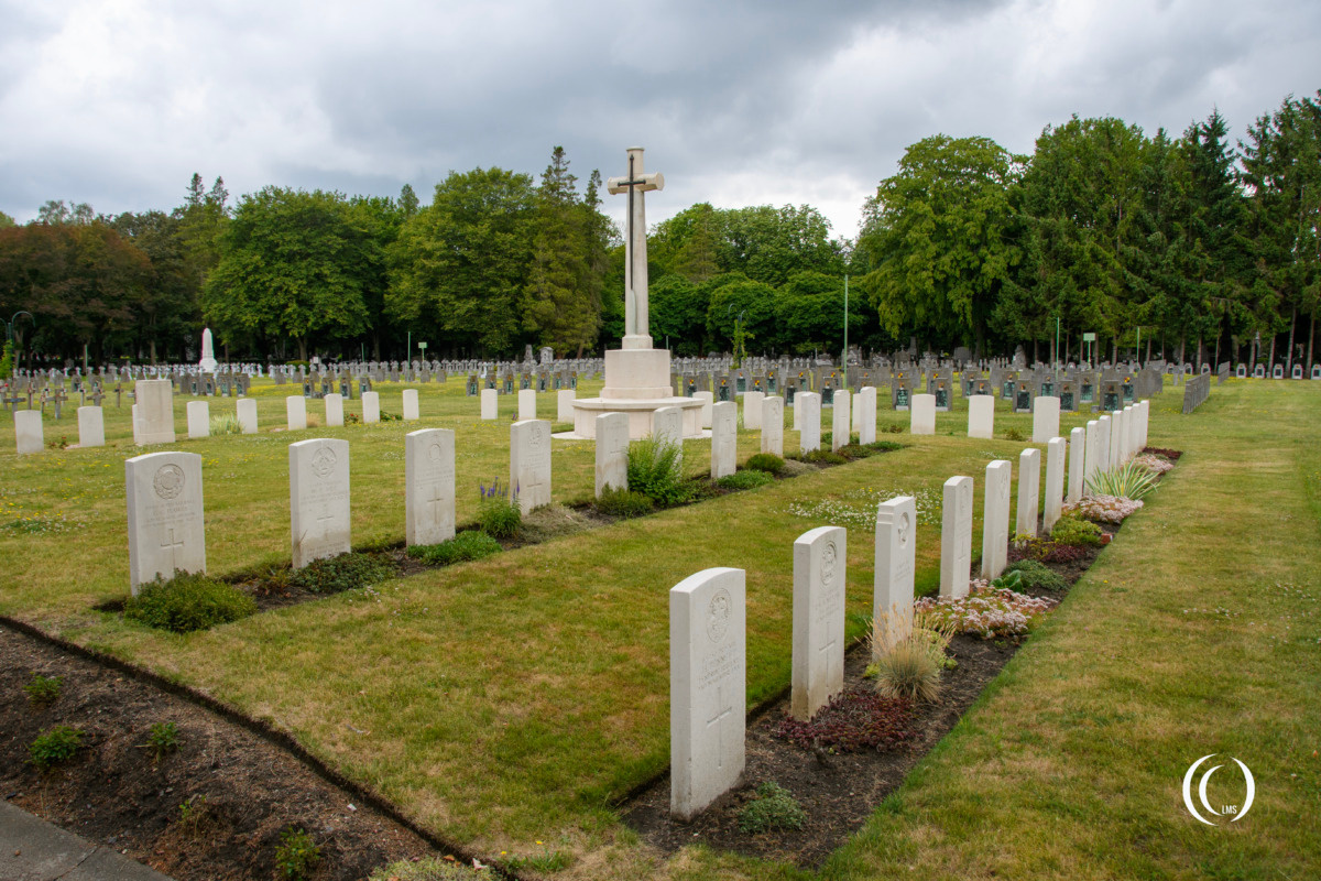 Canadian Commonwealth graves Robermont Belgium