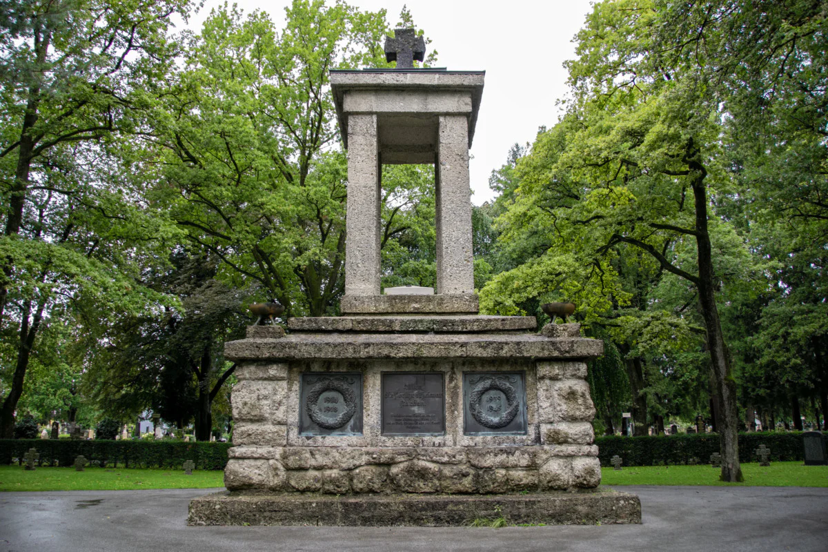 WW1 WW2 memorial Kommunalfriedhof Salzburg