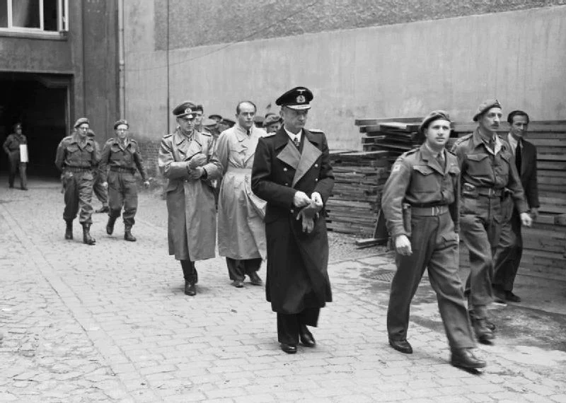 Alfred Jodl , Albert Speer and Karl Dönitz in Flensburg after their arrest 1945