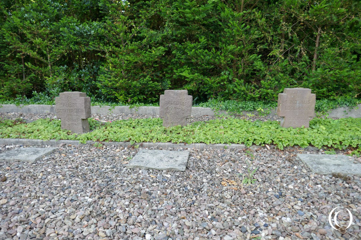 War Cemetery Bendingbostel - Bendingbostel, Germany