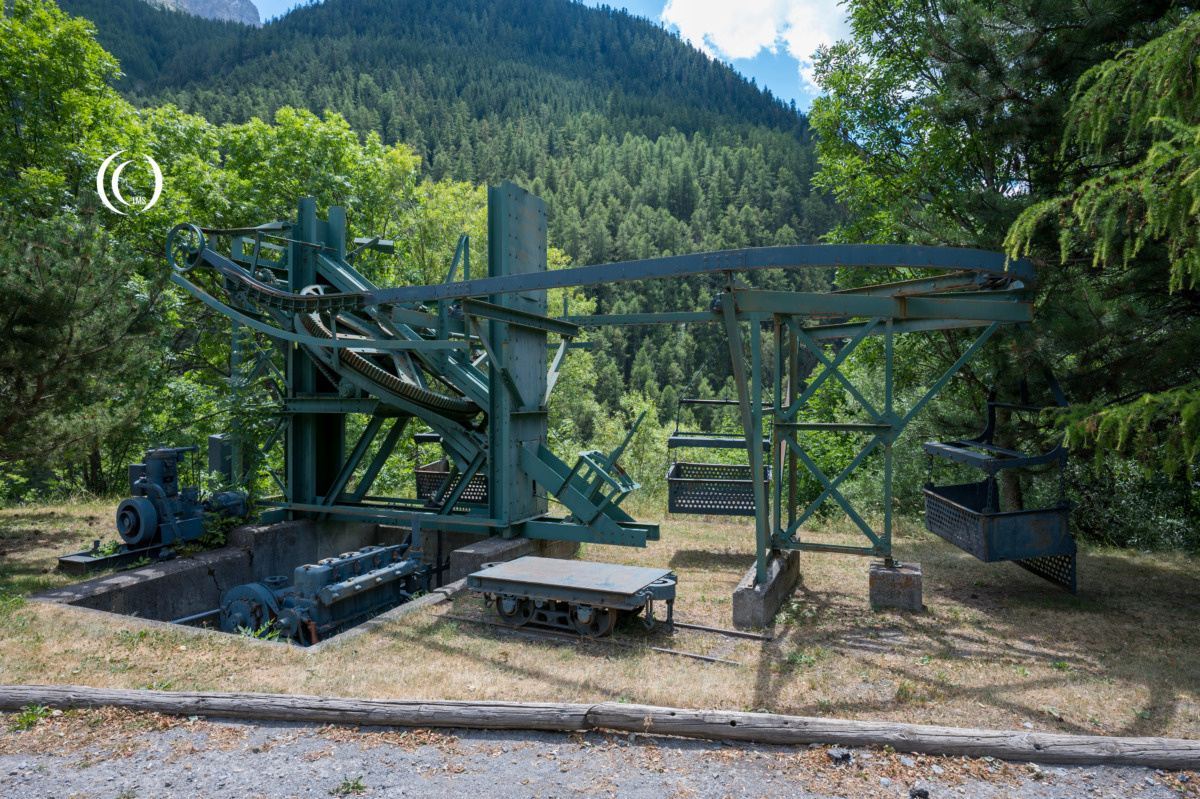 Maginot cable car mechanism