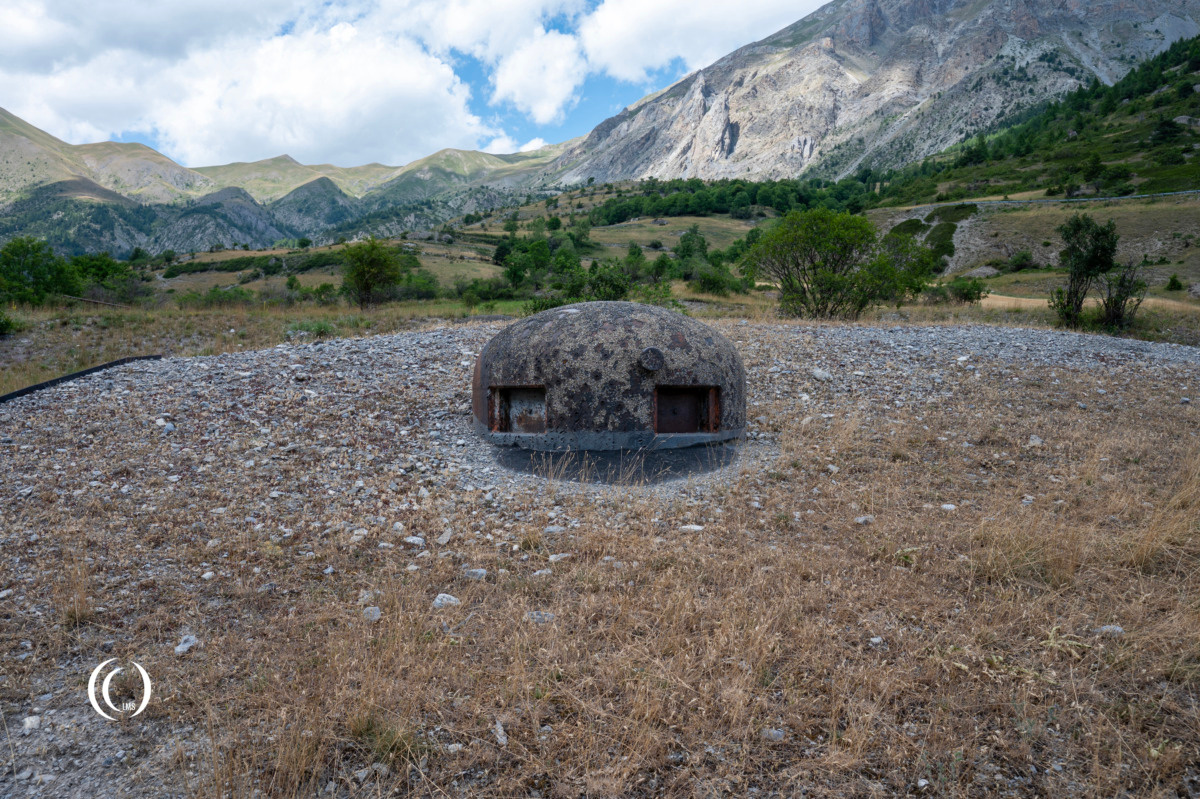 Ouvrage de Saint-Ours Bas GFM cloche close-up