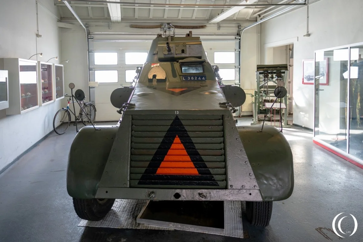 M38 – Landsverk L-180, Dutch Armored Car | LandmarkScout