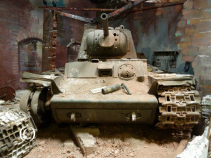 KV-1 Kliment Voroshilov M1940 with F-32 Gun – Soviet Heavy Tank