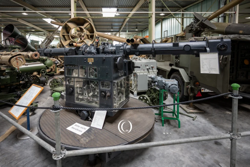 Kommandogerät 40 with Entfernungsmesser 4 RL – German Fire Control Computer with Rangefinder for AA
