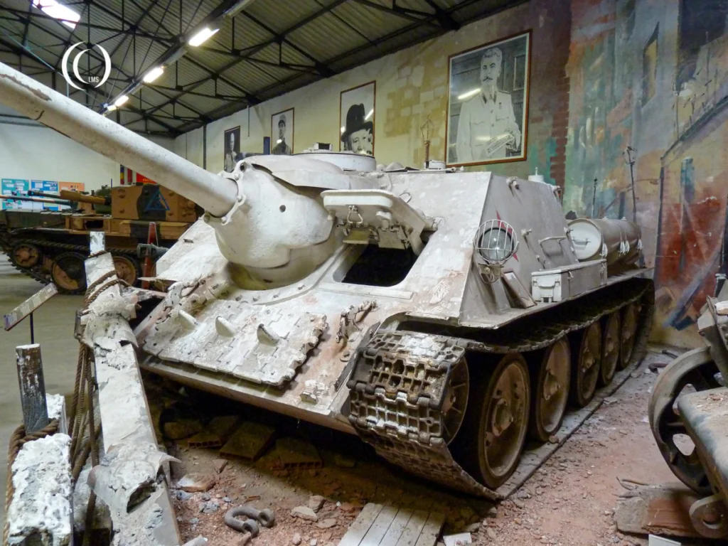 SU-100 with D-10S 100mm Gun – Soviet Tank Destroyer