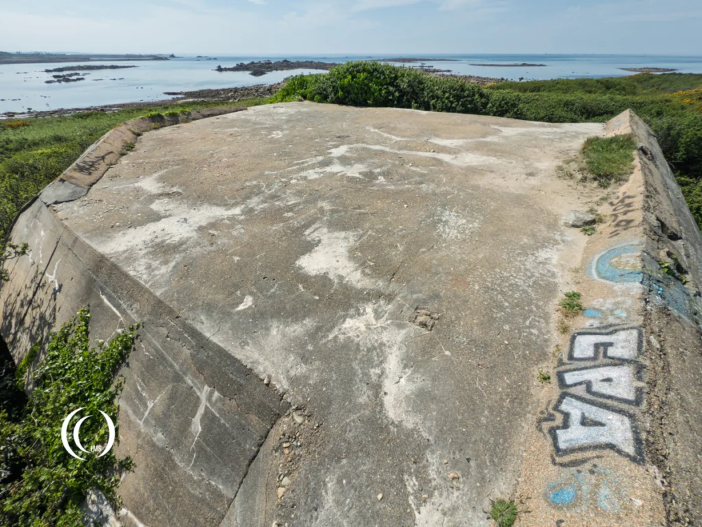 Widerstandsnest Mo 13, Regelbau Type 669 Bunker - Bringuiller, Pleumeur-Bodou, Cotes d'Armor, France