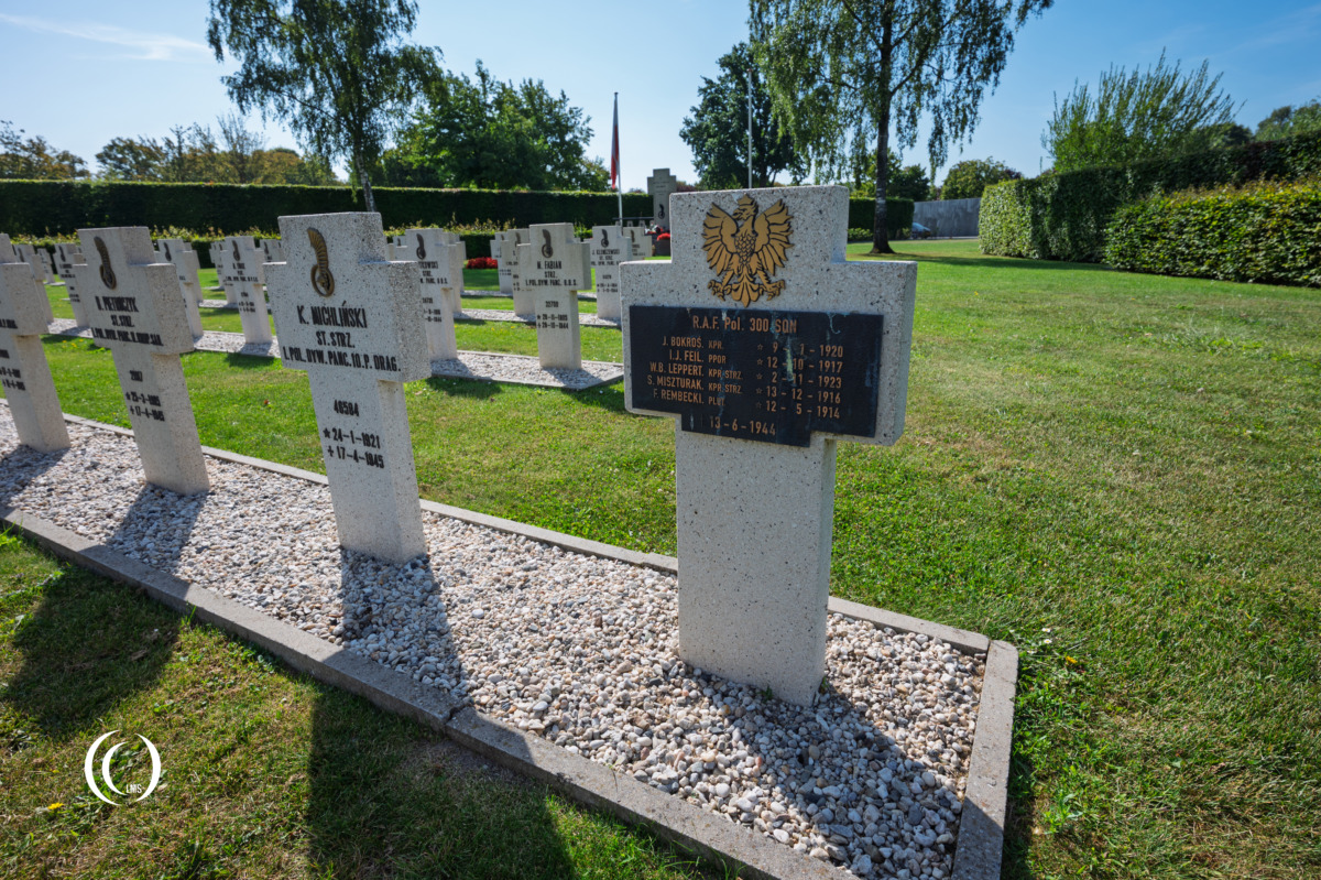 Grave of members of the RAF Polish 300 SQN