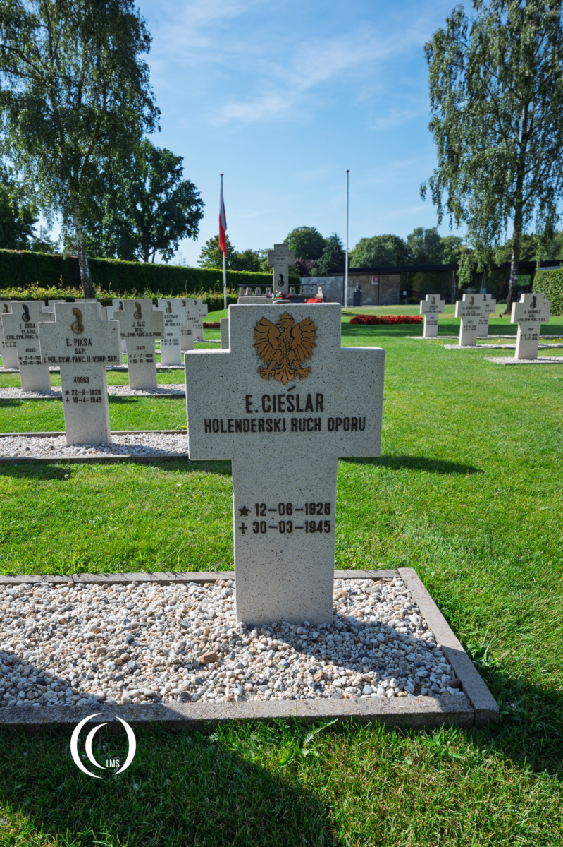 Gravestone of Edward Cieslar