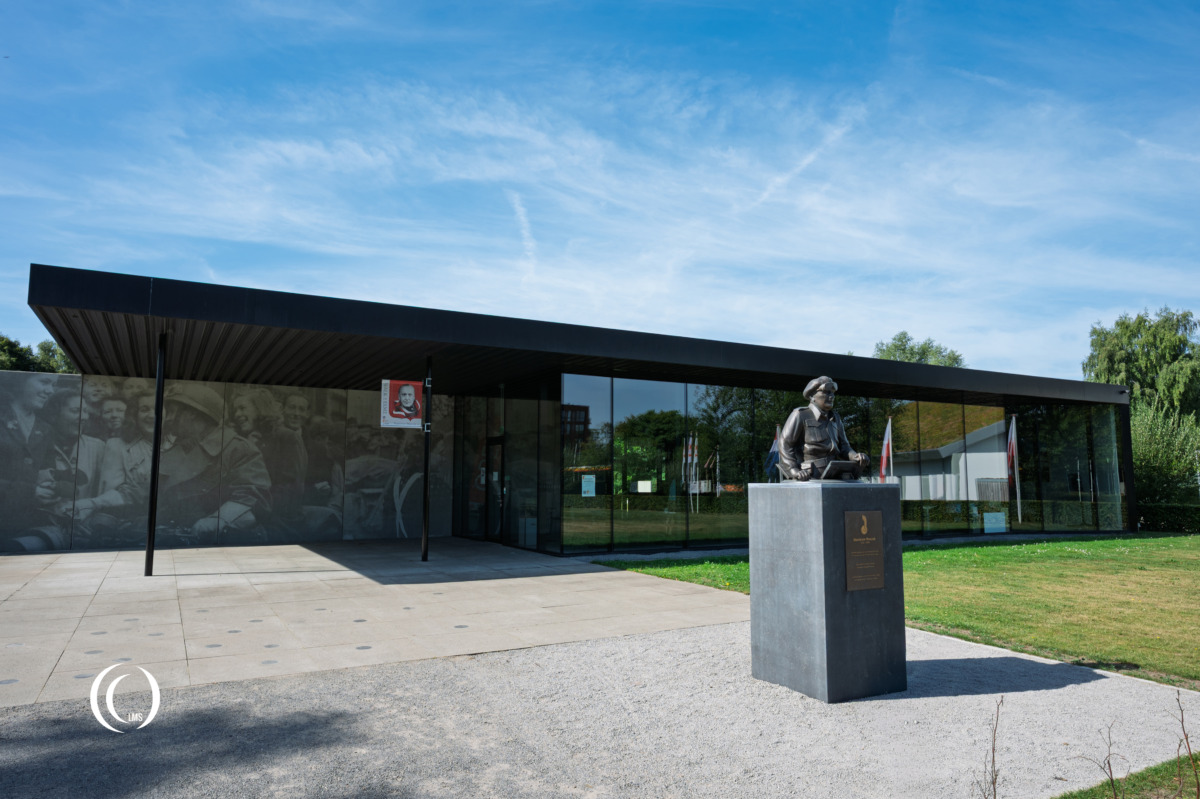 Facade of the Maczek Memorial Breda