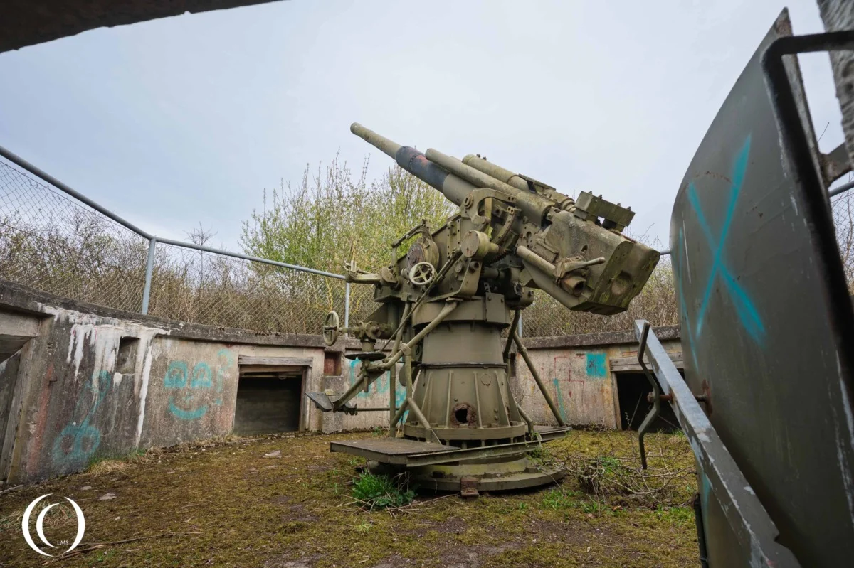 10.5 cm SK C/32 inside the Fl 243 bunker- German Naval and Anti-Aircraft Gun - photo 2025