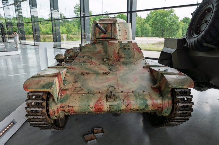 Type 97 Tank Rusted Japanese Tank – Type 97 TE-KE – Light Armored Vehicle | LandmarkScout