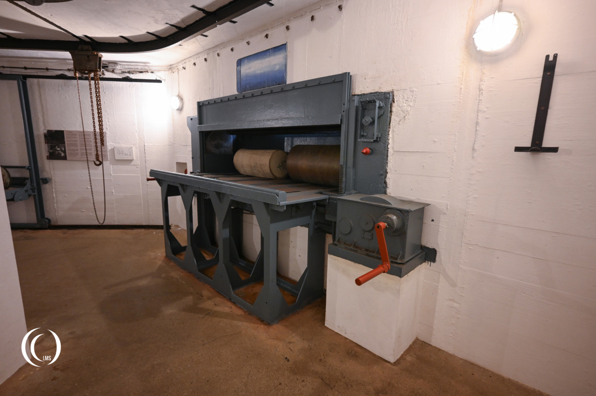 Ammunition lock in the storage room wall of Geschütz 3 of Battery Hanstholm II