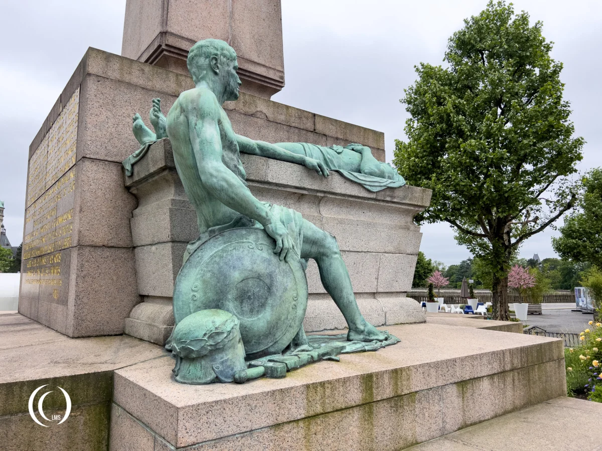 Sculpture of a warrior next to his dying comrade - Gëlle Fra War Memorial in Luxembourg