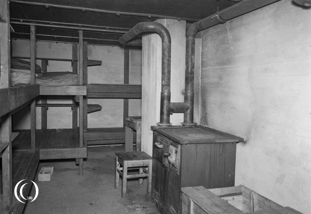 Crew quarters for 20 men inside Salpa Line bunker in November 1941