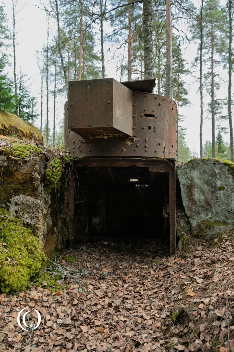 Steel firing position number 1341 at bunker C12 of the Salpa Line at Askola, Luumäki, Finland