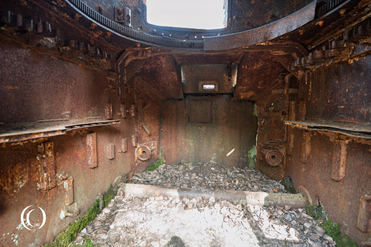 A look inside the dug in base of the BT-5 tank turret