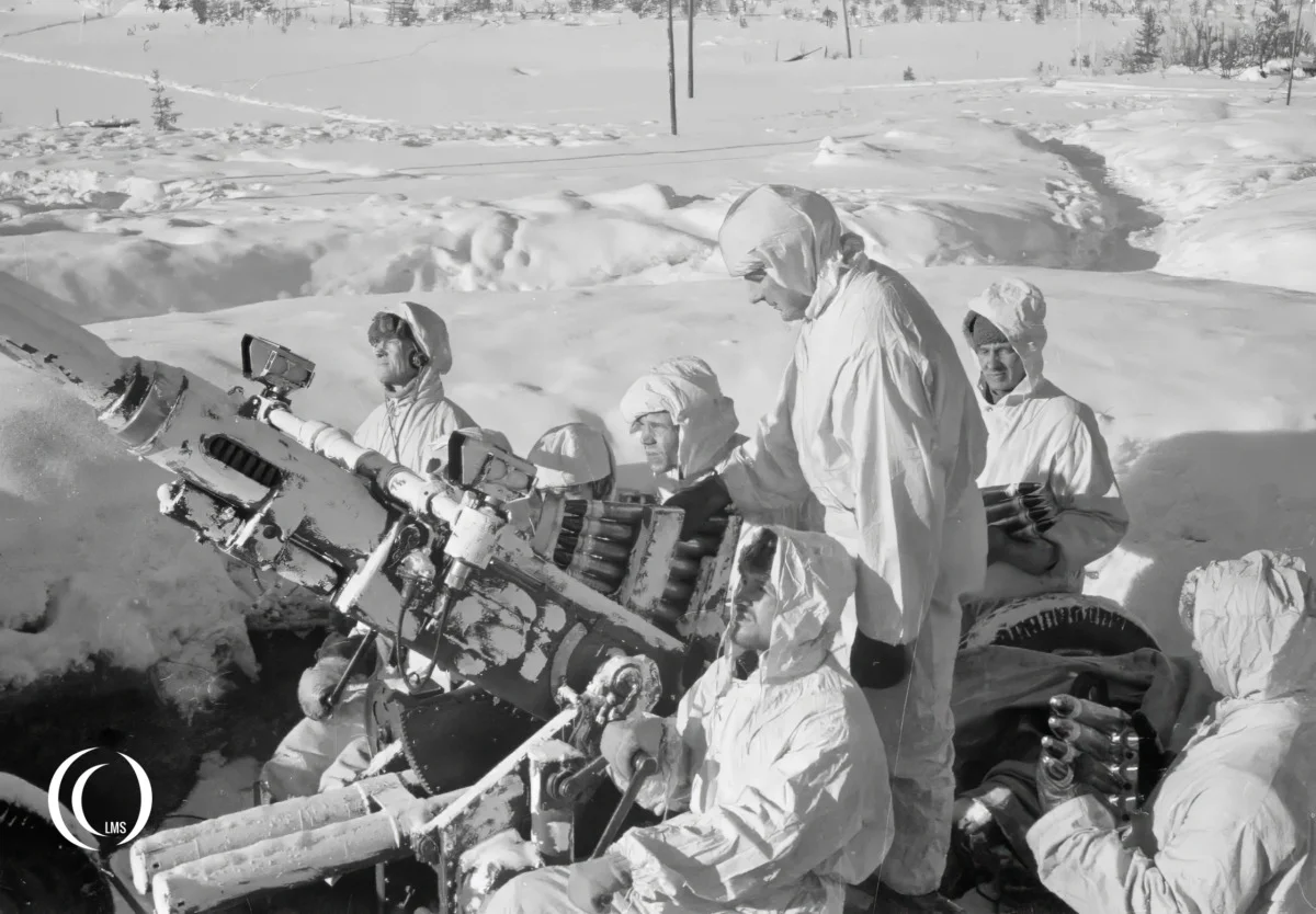 40 mm Bofors AA gun crew in action near Rukajärvi on 24 Februari 1942