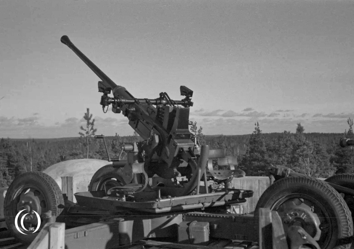 40 mm Bofors anti-aircraft gun on Rajamäki FlaK tower in 1944