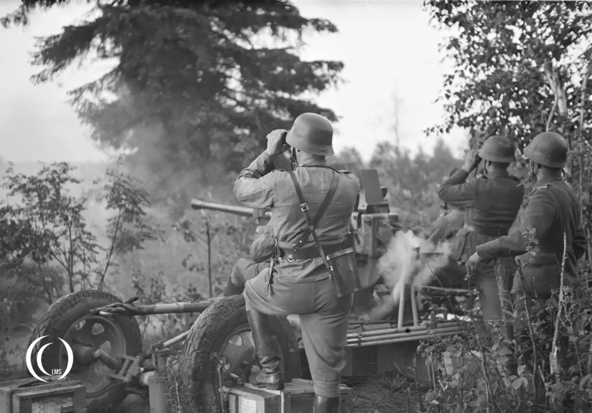 40 mm Bofors firing against ground targets near Lotinanpelto on July 1942