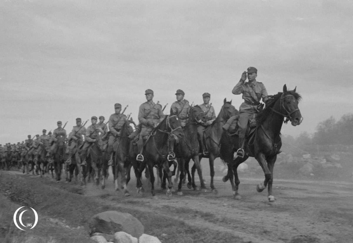 March past of Uusimaa Dragoon Regiment for Field Marshal Mannerheim's 75th birthday on June 4th 1942