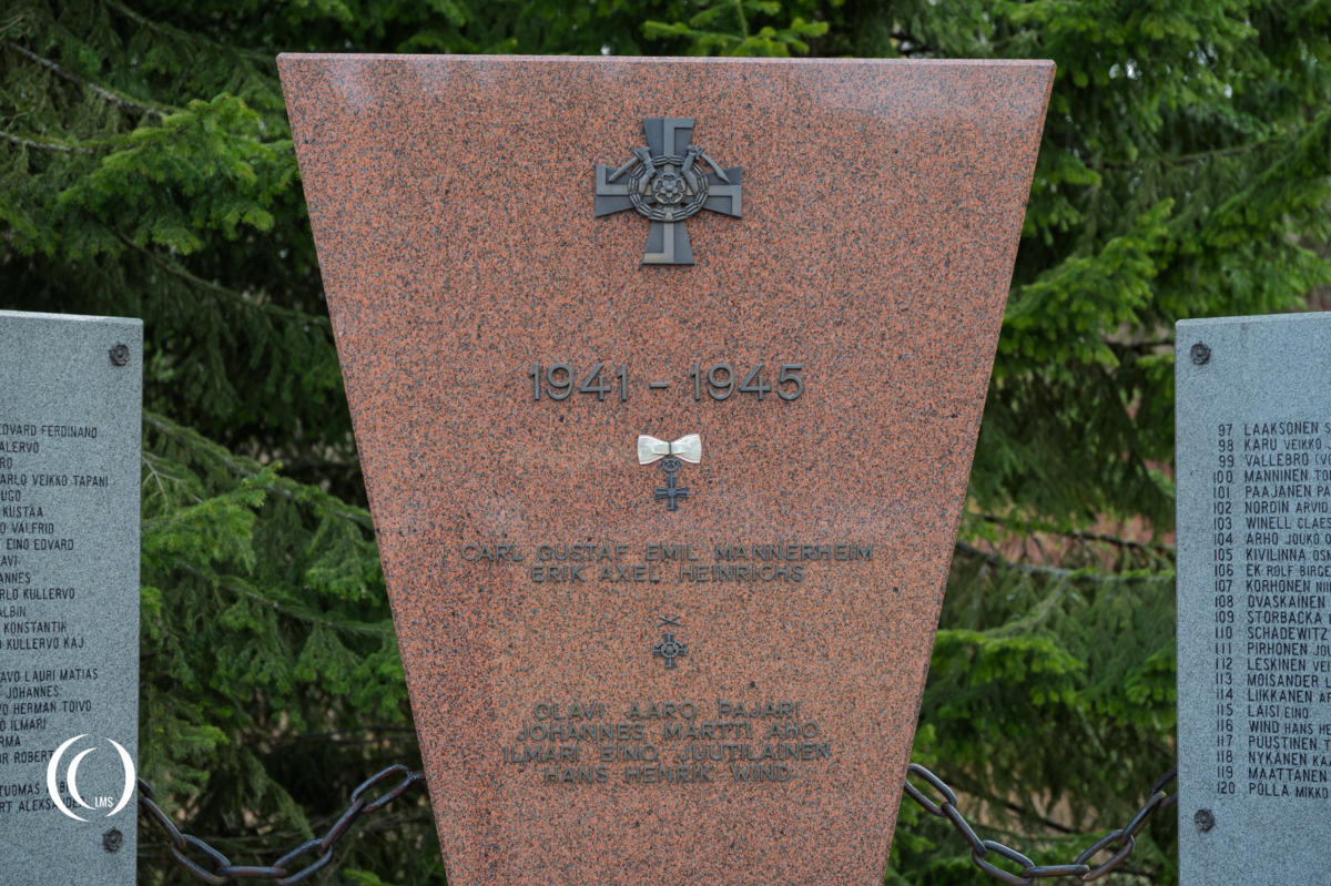 Inscription on the center of the Memorial to the Knights of the Mannerheim Cross in Hattula, Finland