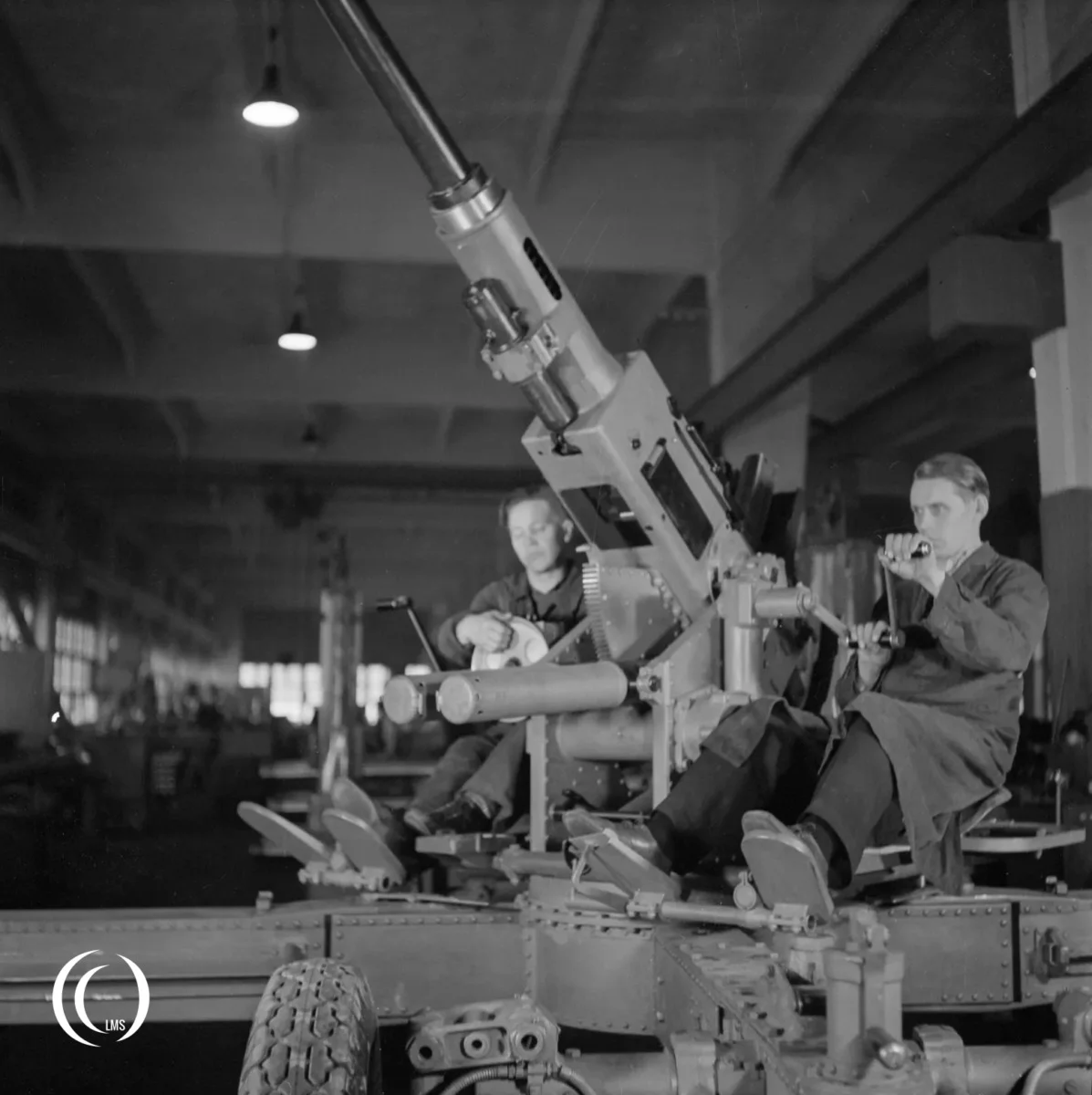 Testing of a 40 mm Bofors AA-gun produced at VTT in Jyväskylä, Finland in May 1942