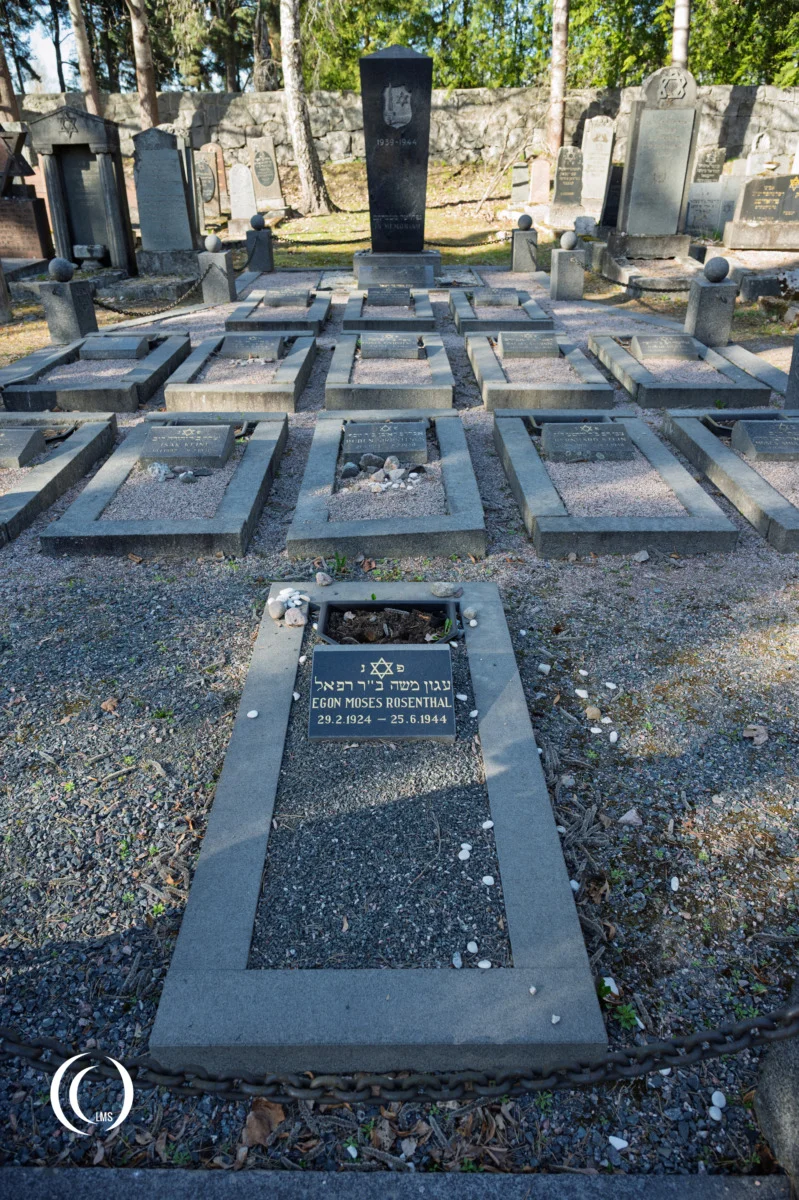 The grave of Egon Moshe Rosenthal at the Jewish Cemetery in Helsinki, Finland